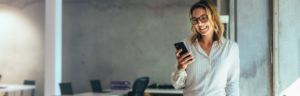 Portrait de femme d'affaires au bureau